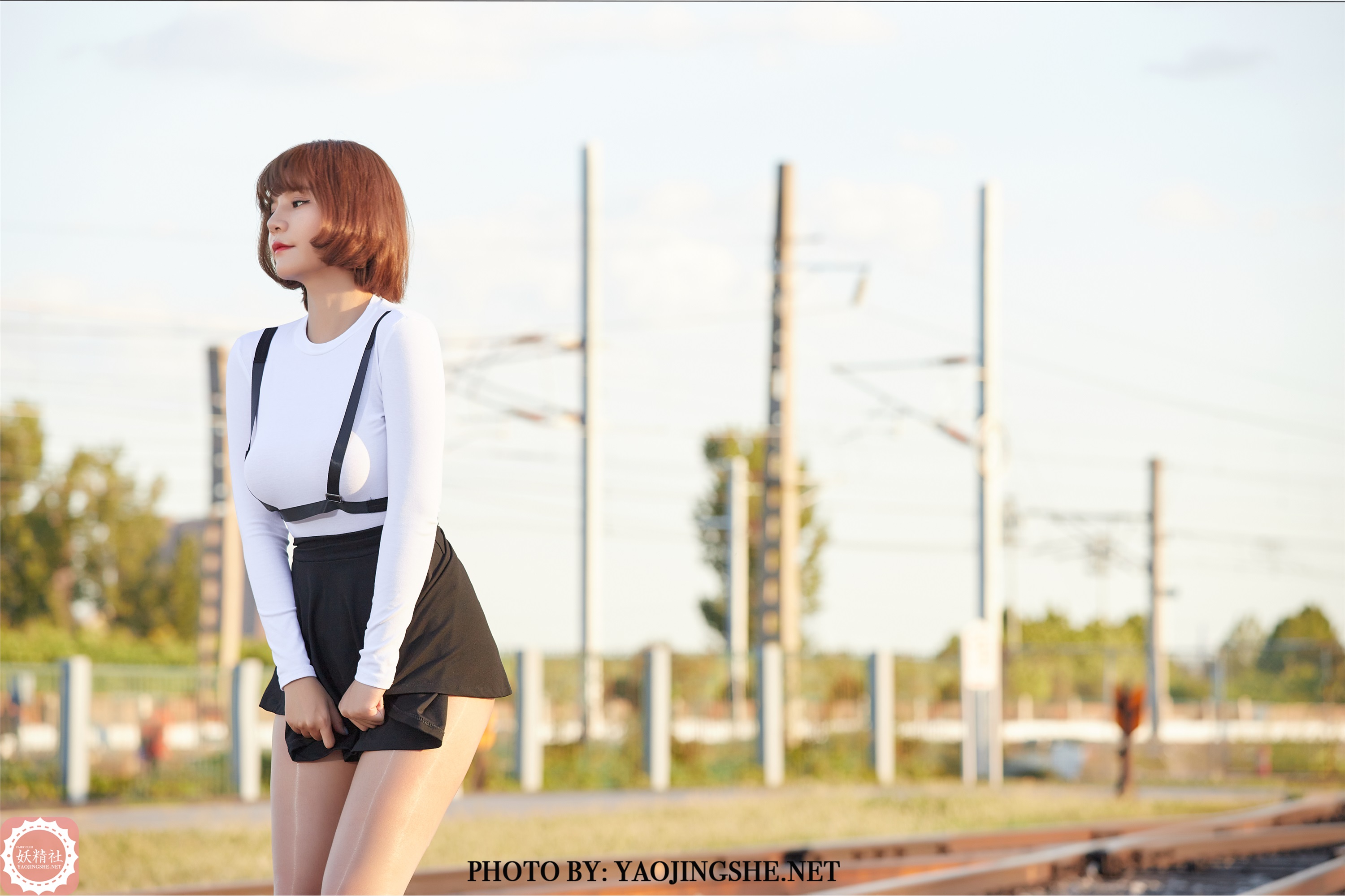 YAOJINGSHE 妖精社 T2042《唐飞飞-逆光车站》